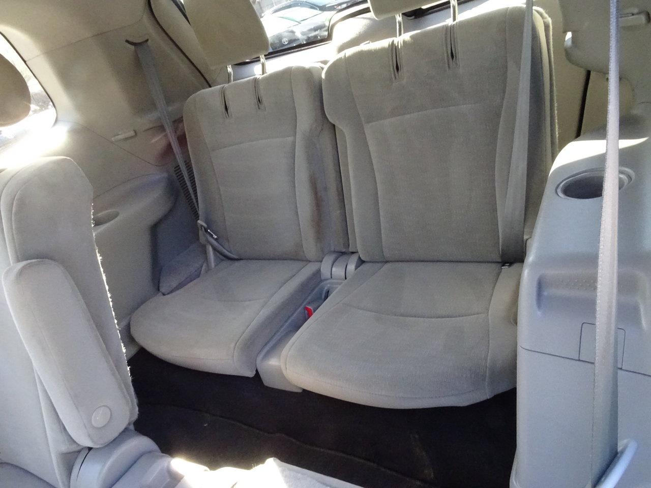 2011 Toyota Highlander BASE Photo