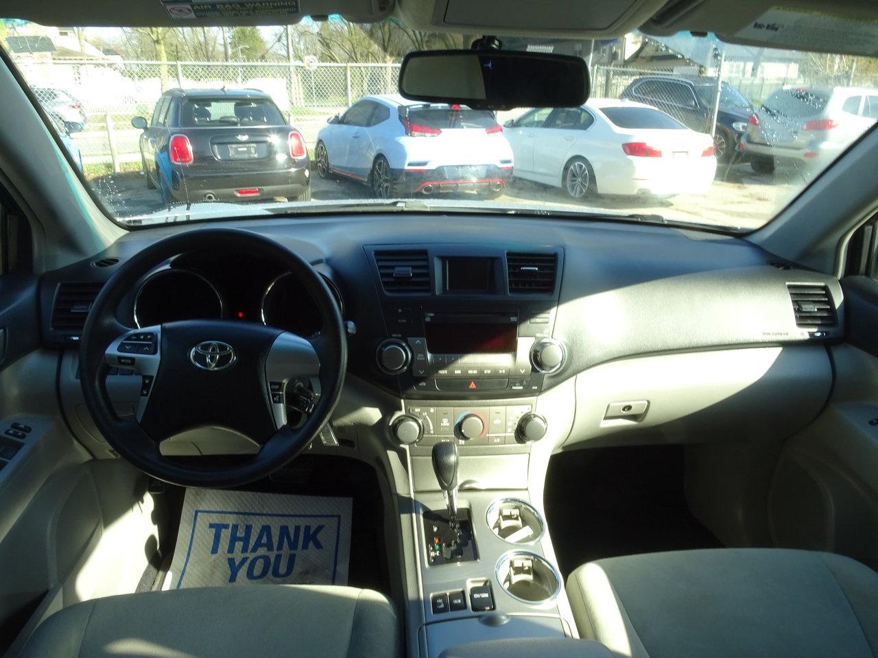 2011 Toyota Highlander BASE Photo