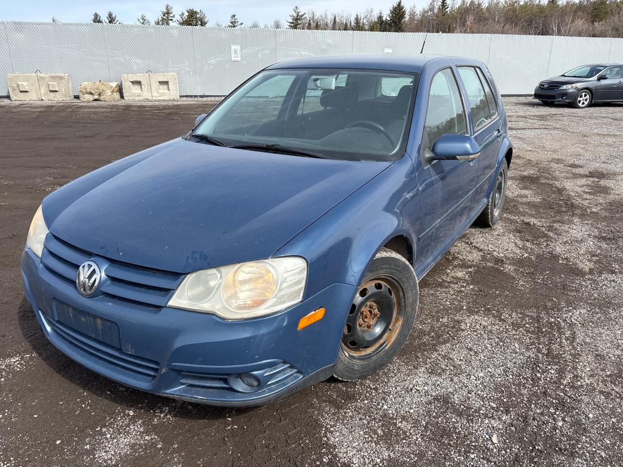 Low KMS with minimal blemishes and an aftermarket radio. Runs and drives nice, starts a little rough. Has engine code P0343. The P0343 code for a 2008 Volkswagen Golf indicates a problem with the camshaft position sensor circuit. Also has a very sad horn...