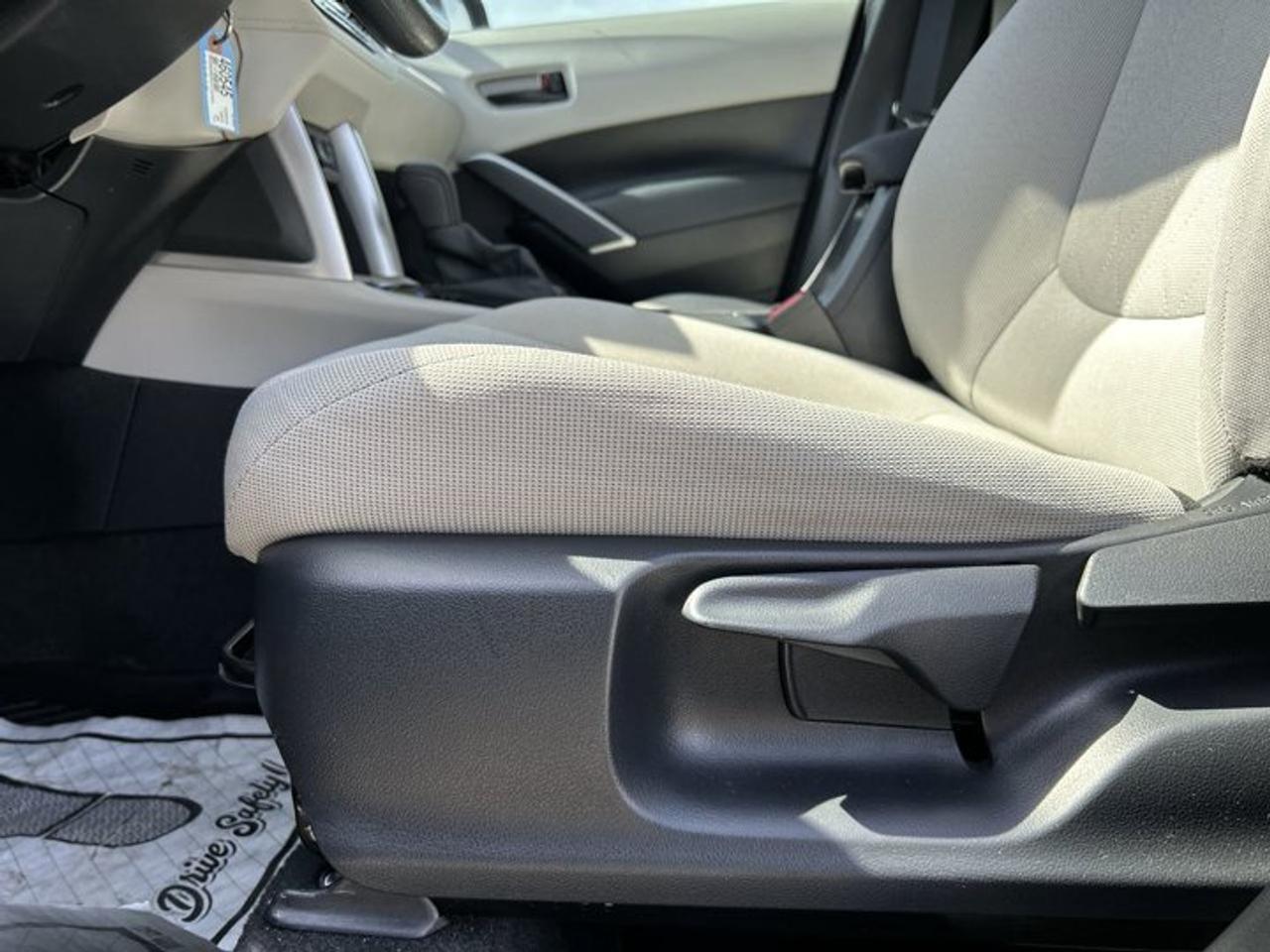 2025 Toyota Corolla Cross L FWD | No Accidents | Adaptive Cruise Control Photo