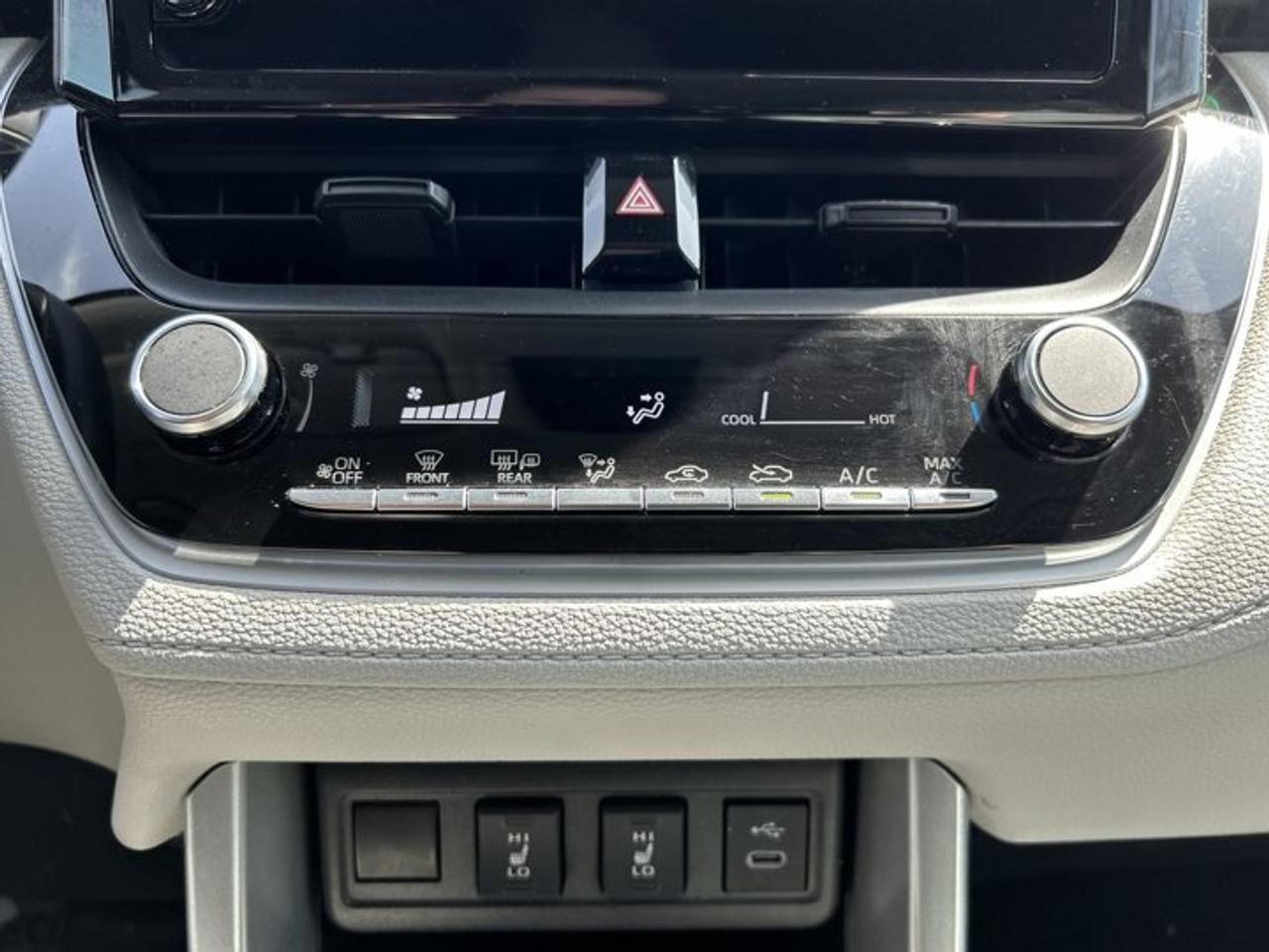 2025 Toyota Corolla Cross L FWD | No Accidents | Adaptive Cruise Control Photo