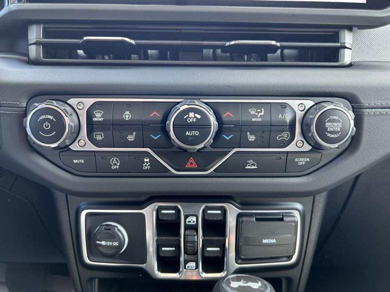 2024 Jeep Wrangler Sahara 4x4 | One Owner | No Accidents | Heated Steering Photo