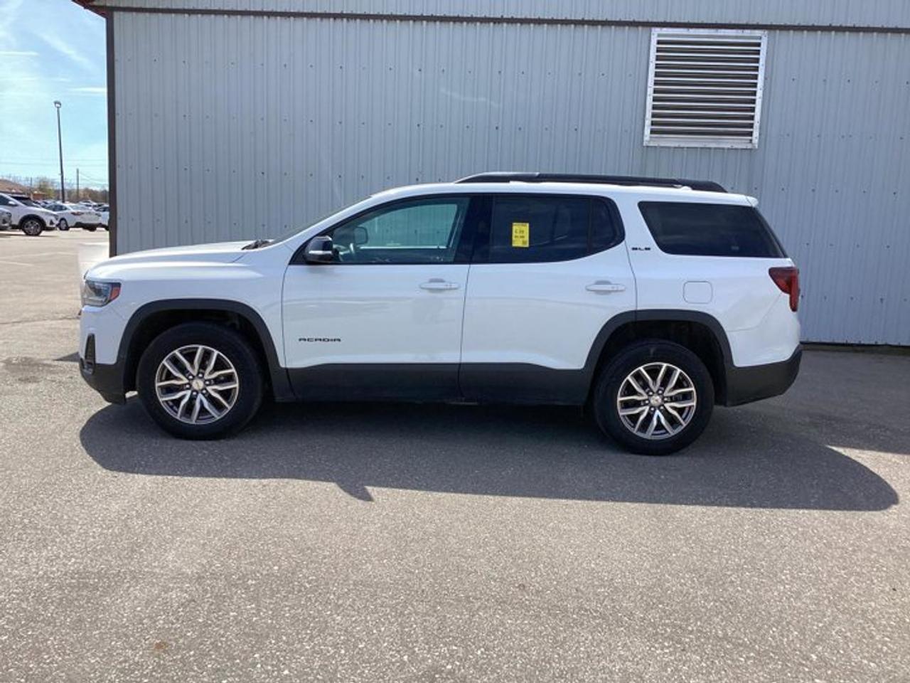 2023 GMC Acadia SLE AWD | No Accidents Photo