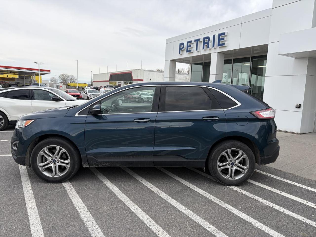 2016 Ford Edge Titanium Photo