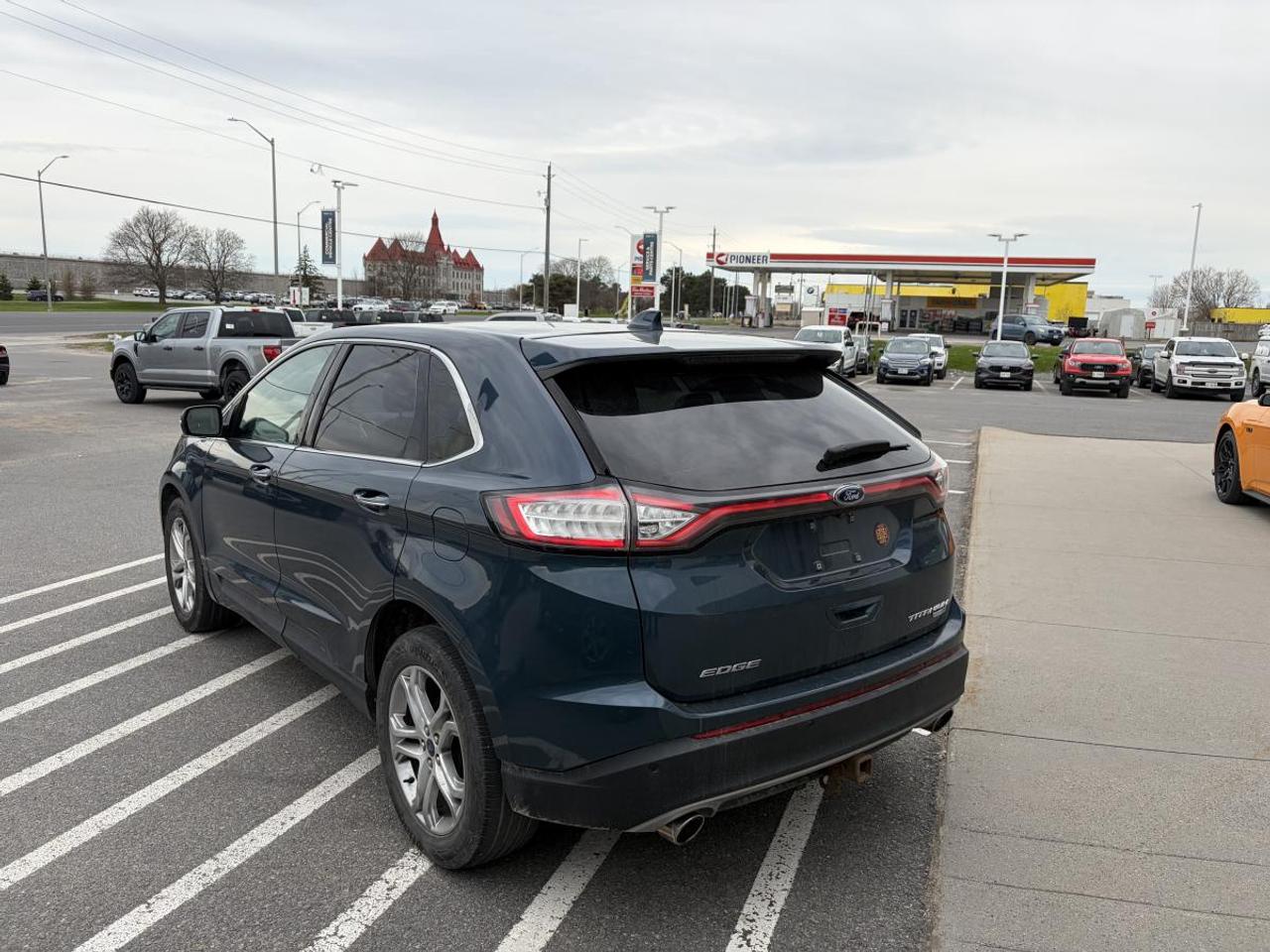 2016 Ford Edge Titanium Photo