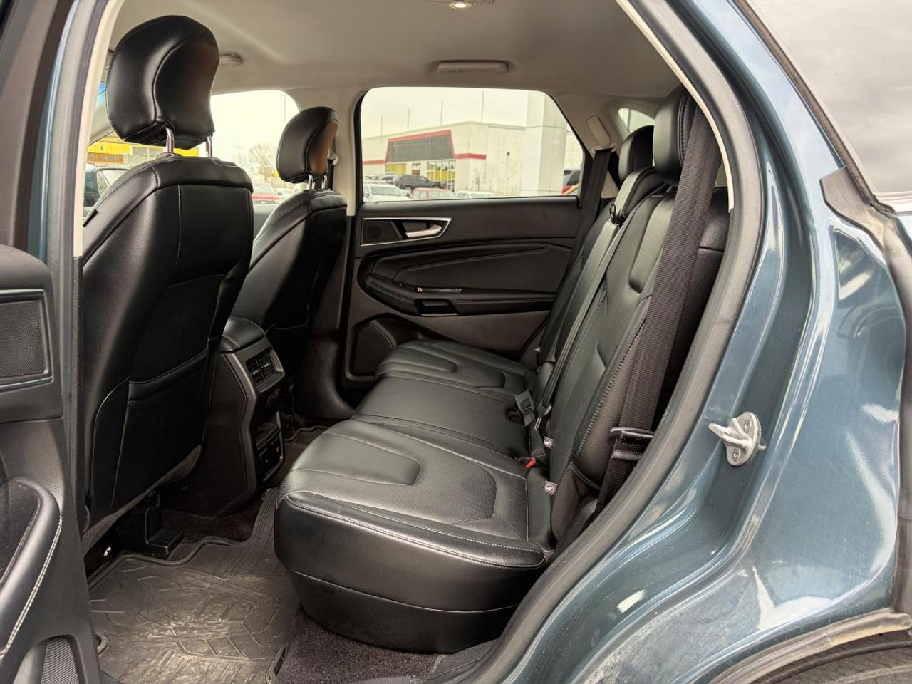 2016 Ford Edge Titanium Photo