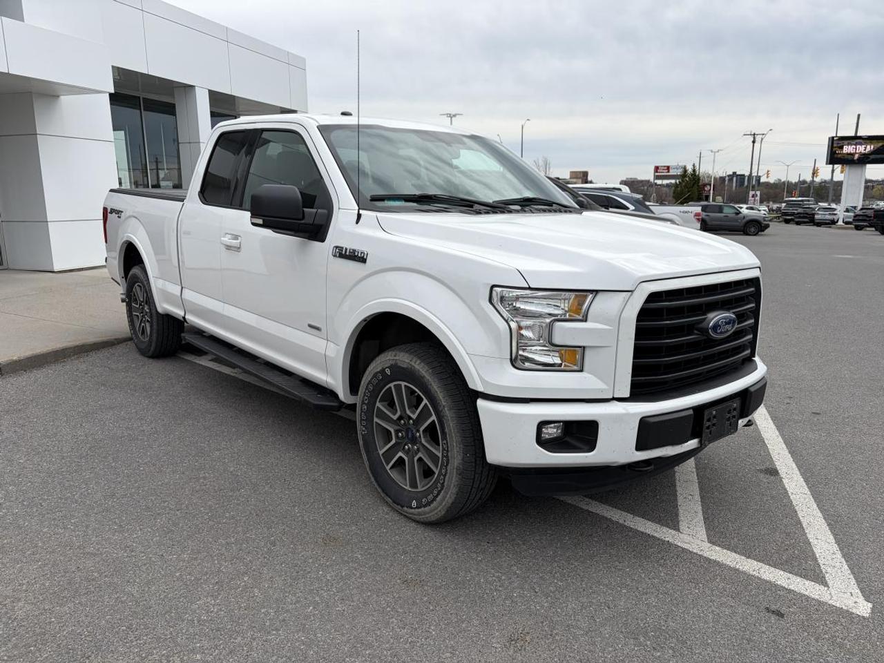 2016 Ford F-150 XLT Photo2