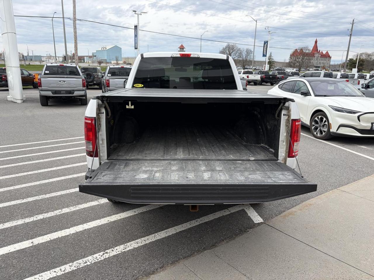 2016 Ford F-150 XLT Photo