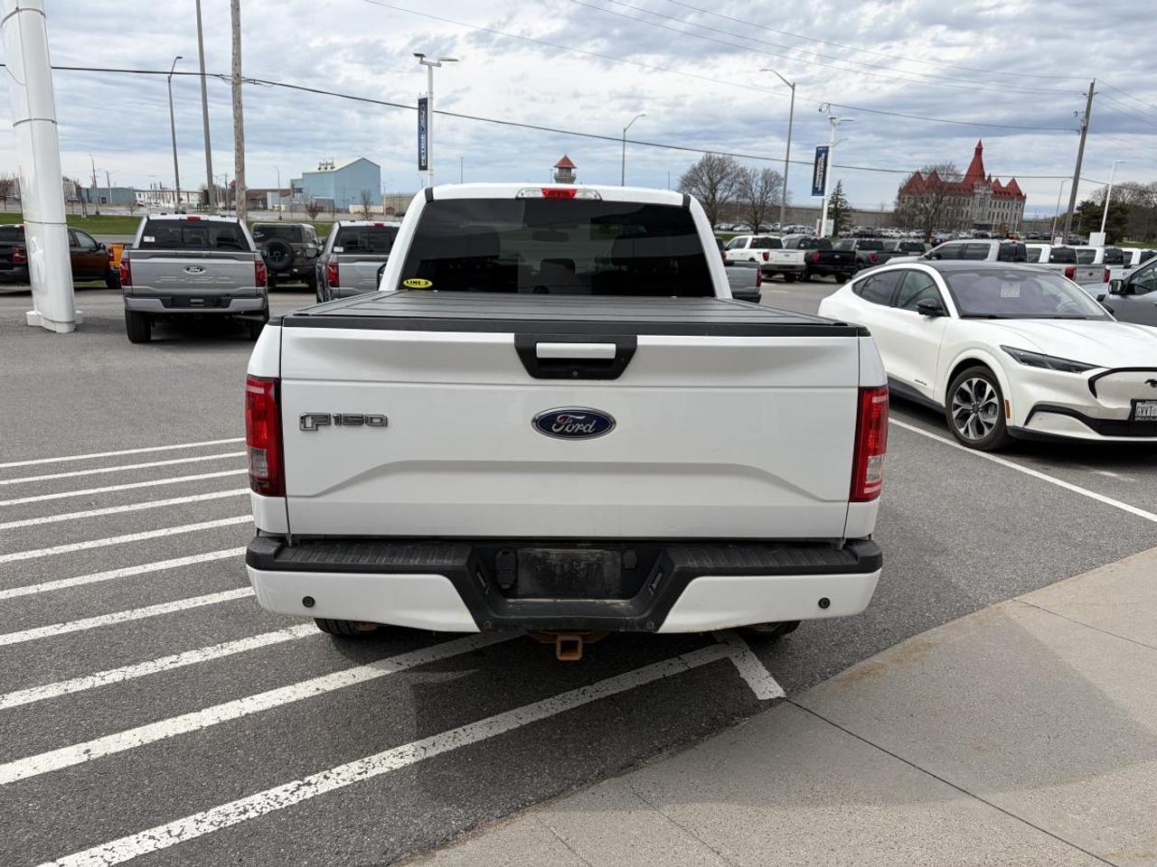 2016 Ford F-150 XLT Photo