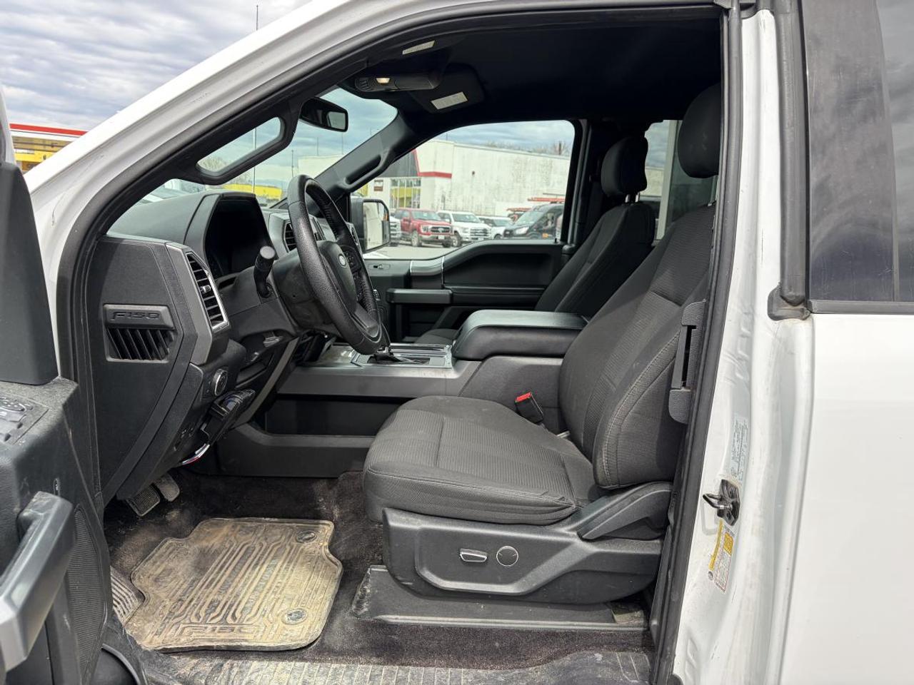 2016 Ford F-150 XLT Photo