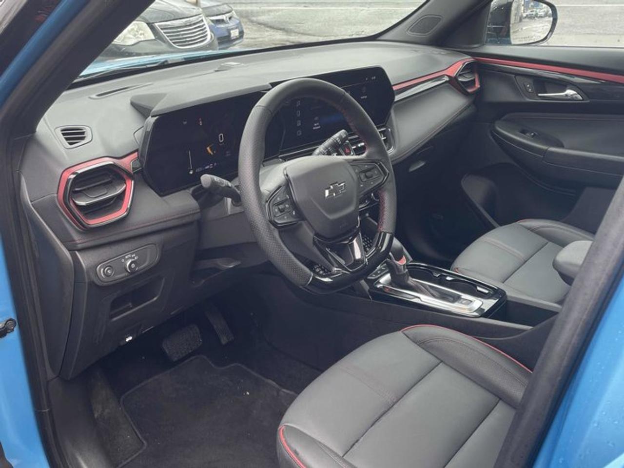 2025 Chevrolet TrailBlazer RS AWD | Leather | Panoramic Sunroof | Convenience Pkg | Adaptive Cruise | Bose Audio | and More ! Photo
