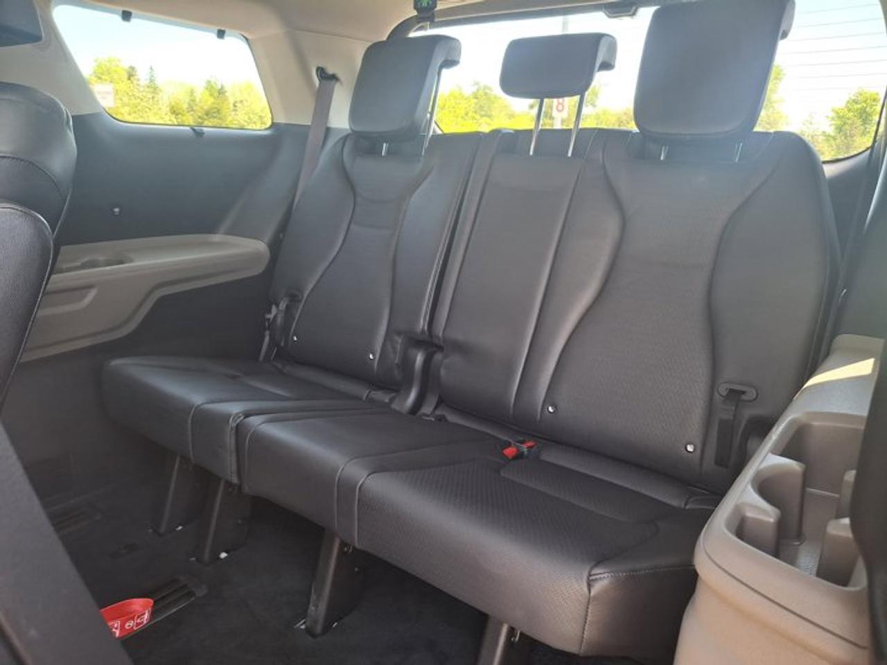 2025 Kia Carnival Hybrid SX+ | Leather | Captain's Chairs | Heated + Cooled Seats | Sunroof | Heated Steering | and More ! Photo