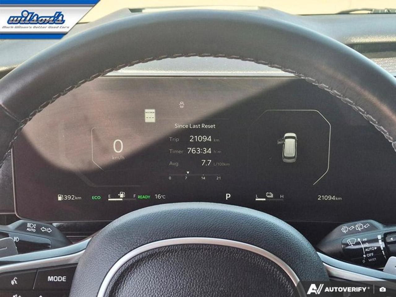 2025 Kia Carnival Hybrid SX+ | Leather | Captain's Chairs | Heated + Cooled Seats | Sunroof | Heated Steering | and More ! Photo
