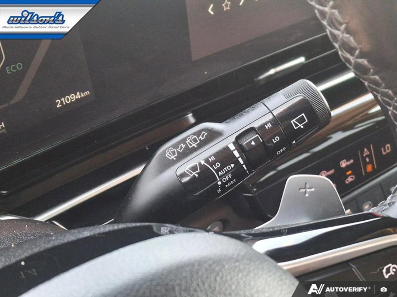 2025 Kia Carnival Hybrid SX+ | Leather | Captain's Chairs | Heated + Cooled Seats | Sunroof | Heated Steering | and More ! Photo