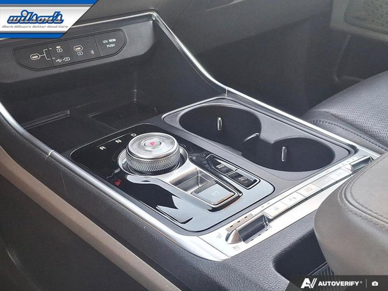2025 Kia Carnival Hybrid SX+ | Leather | Captain's Chairs | Heated + Cooled Seats | Sunroof | Heated Steering | and More ! Photo