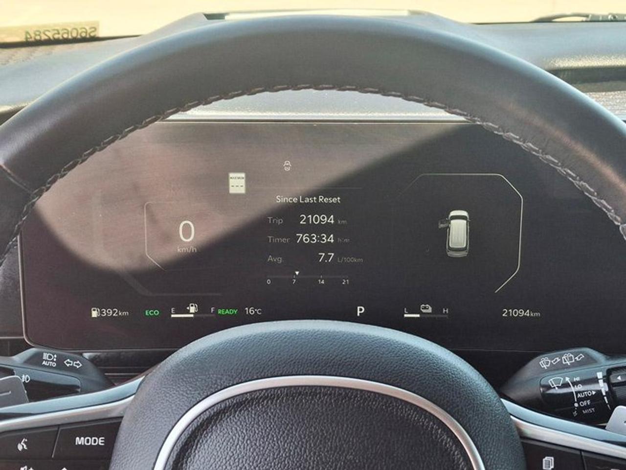 2025 Kia Carnival Hybrid SX+ | Leather | Captain's Chairs | Heated + Cooled Seats | Sunroof | Heated Steering | and More ! Photo