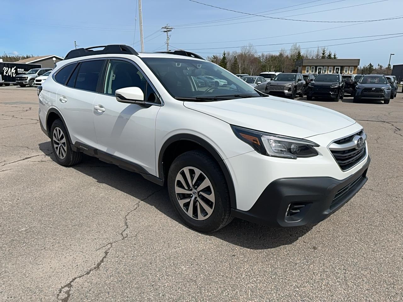 2022 Subaru Outback Touring Photo2