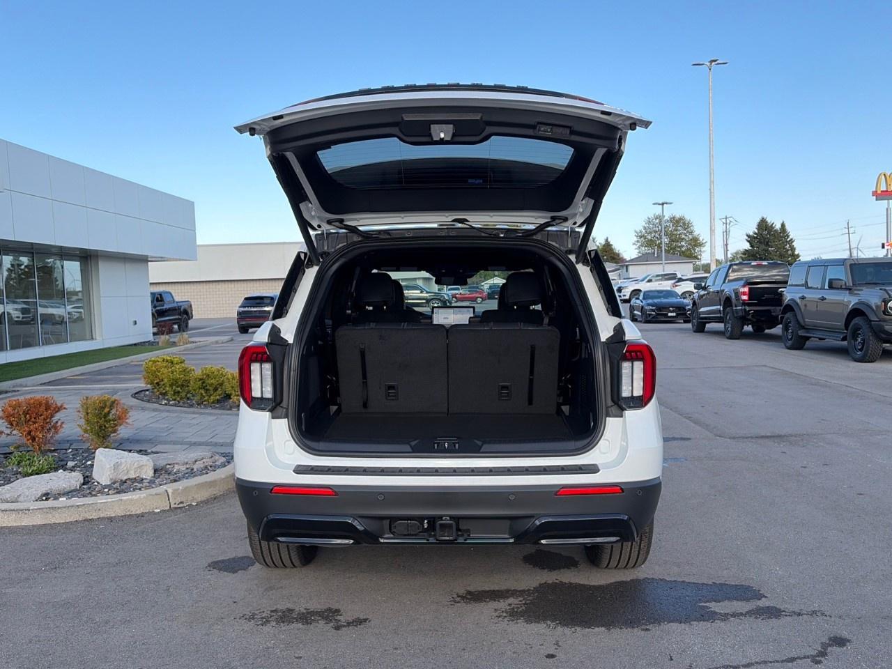 2026 Ford Explorer ST-Line 4WD Photo4