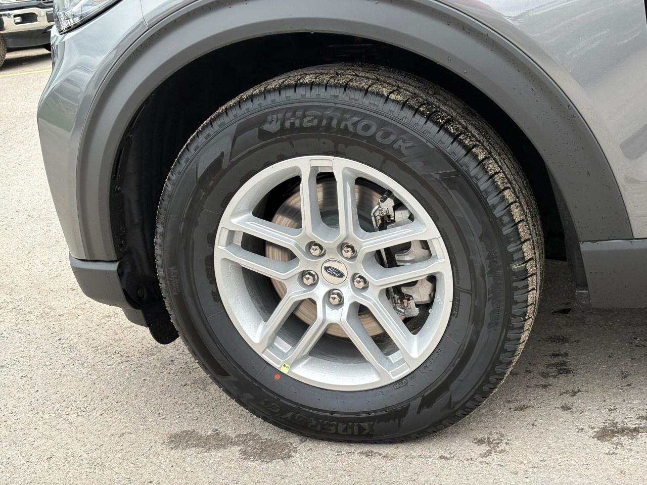 2026 Ford Explorer Active w/200A Pkg 4WD Photo