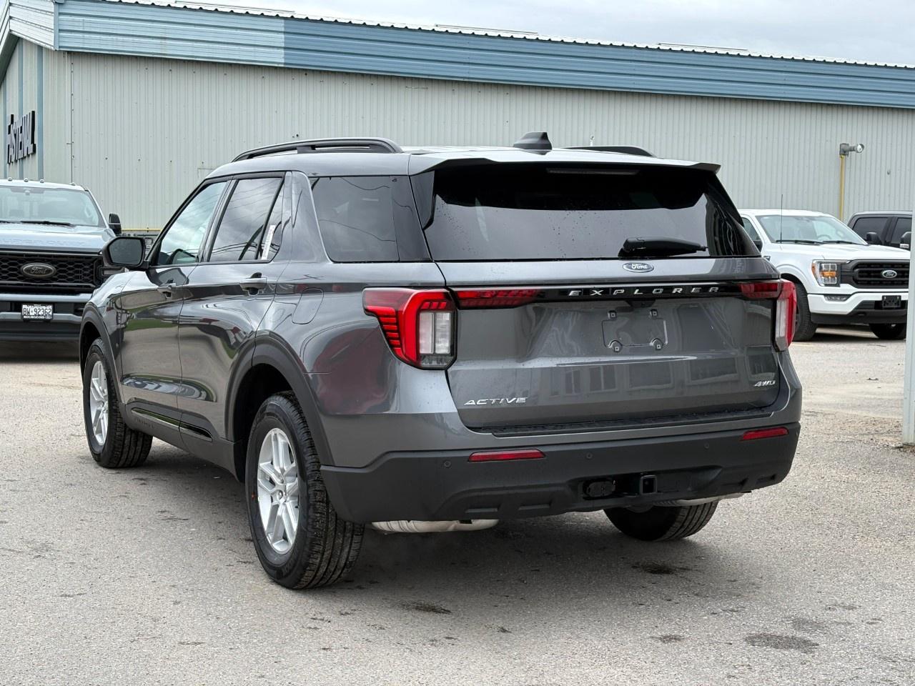 2026 Ford Explorer Active w/200A Pkg 4WD Photo