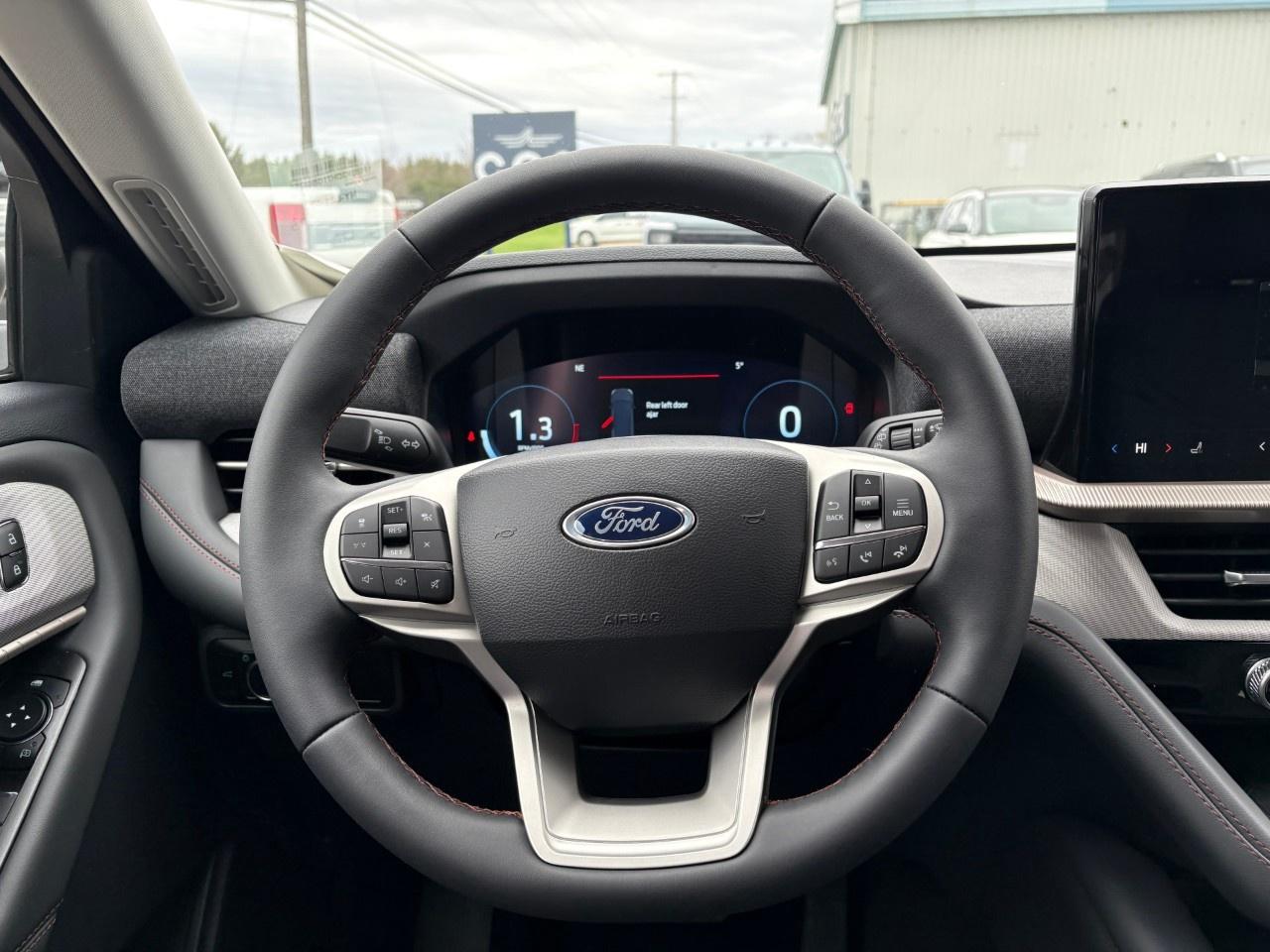 2026 Ford Explorer Active w/200A Pkg 4WD Photo