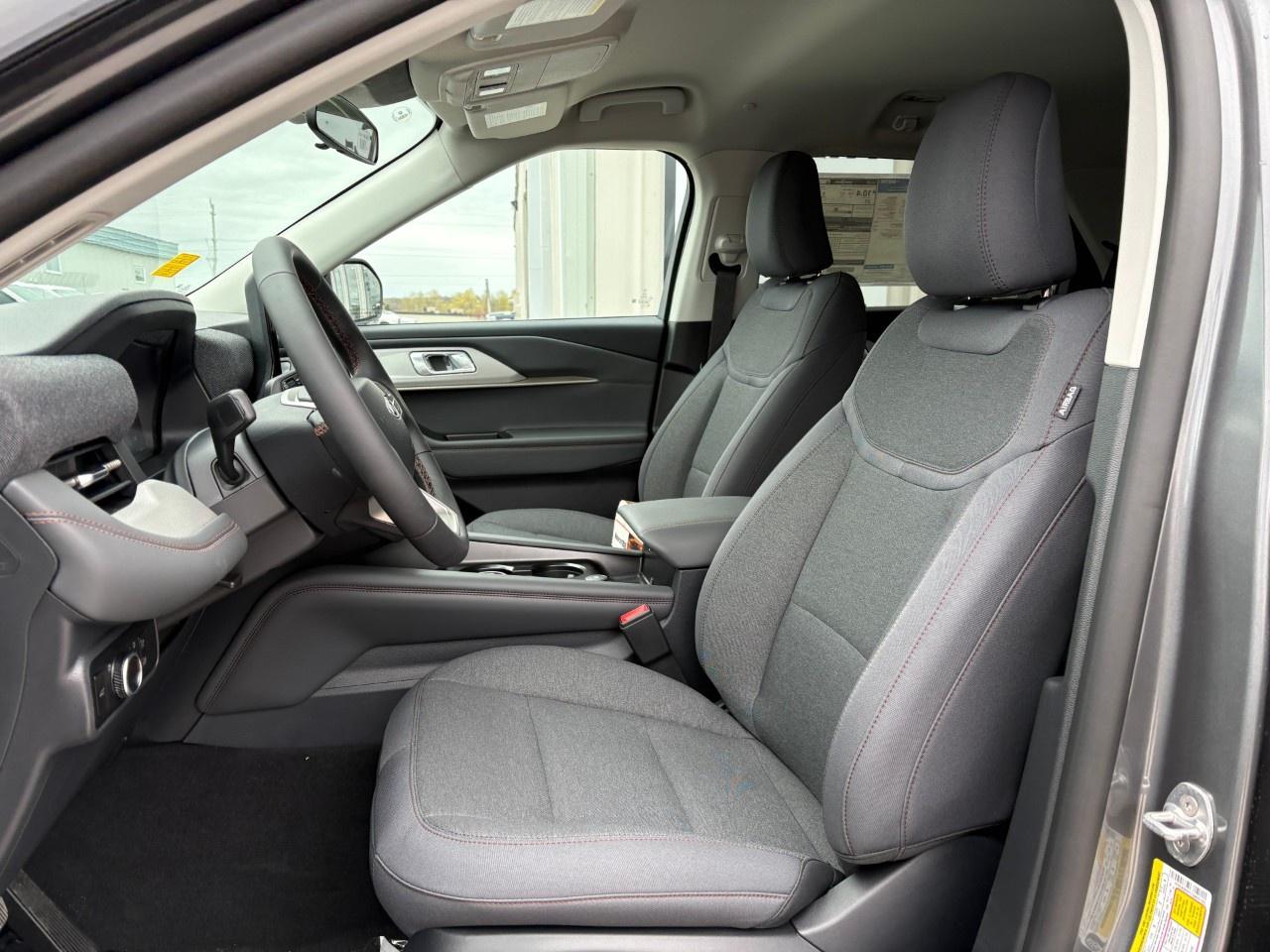 2026 Ford Explorer Active w/200A Pkg 4WD Photo