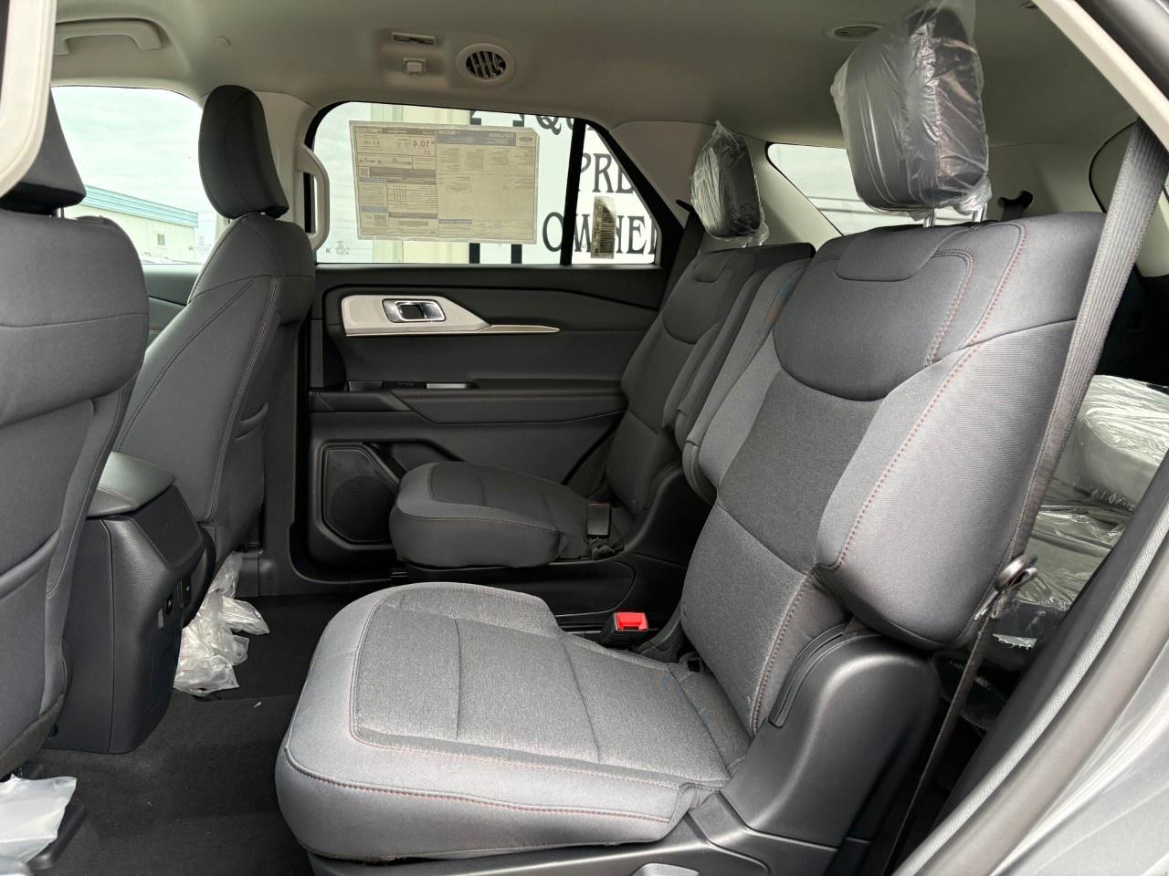 2026 Ford Explorer Active w/200A Pkg 4WD Photo