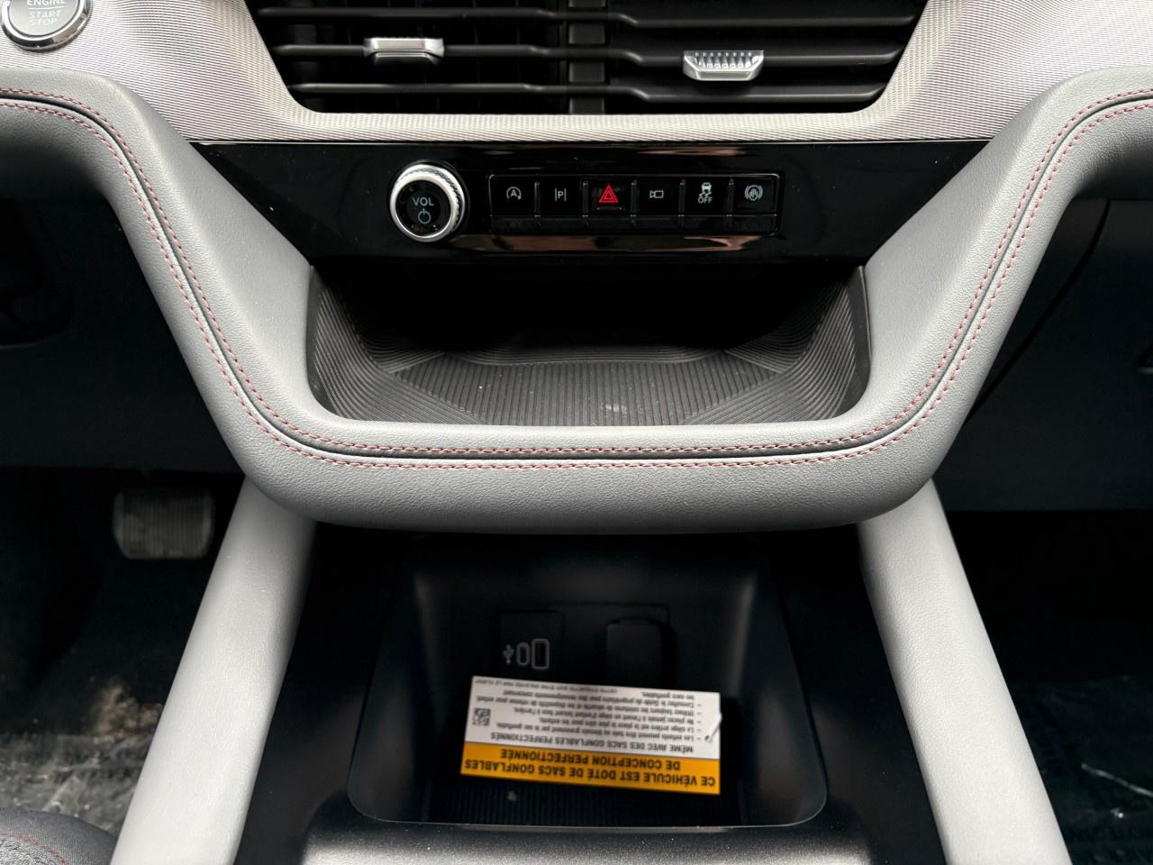 2026 Ford Explorer Active w/200A Pkg 4WD Photo