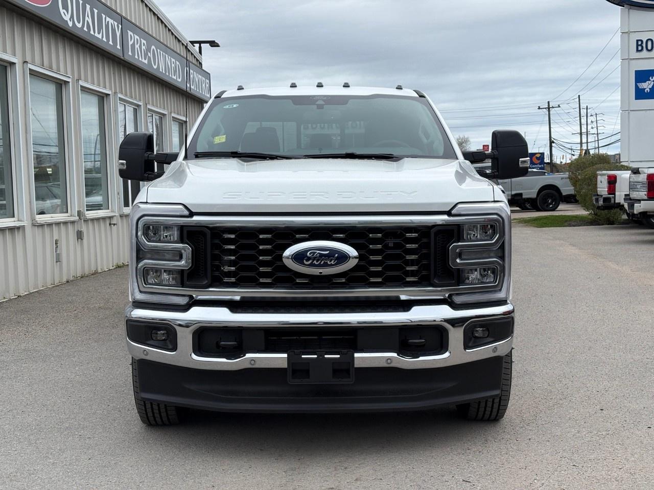 2026 Ford F-350 Super Duty DRW LARIAT 4WD CREW CAB 8' BOX Photo