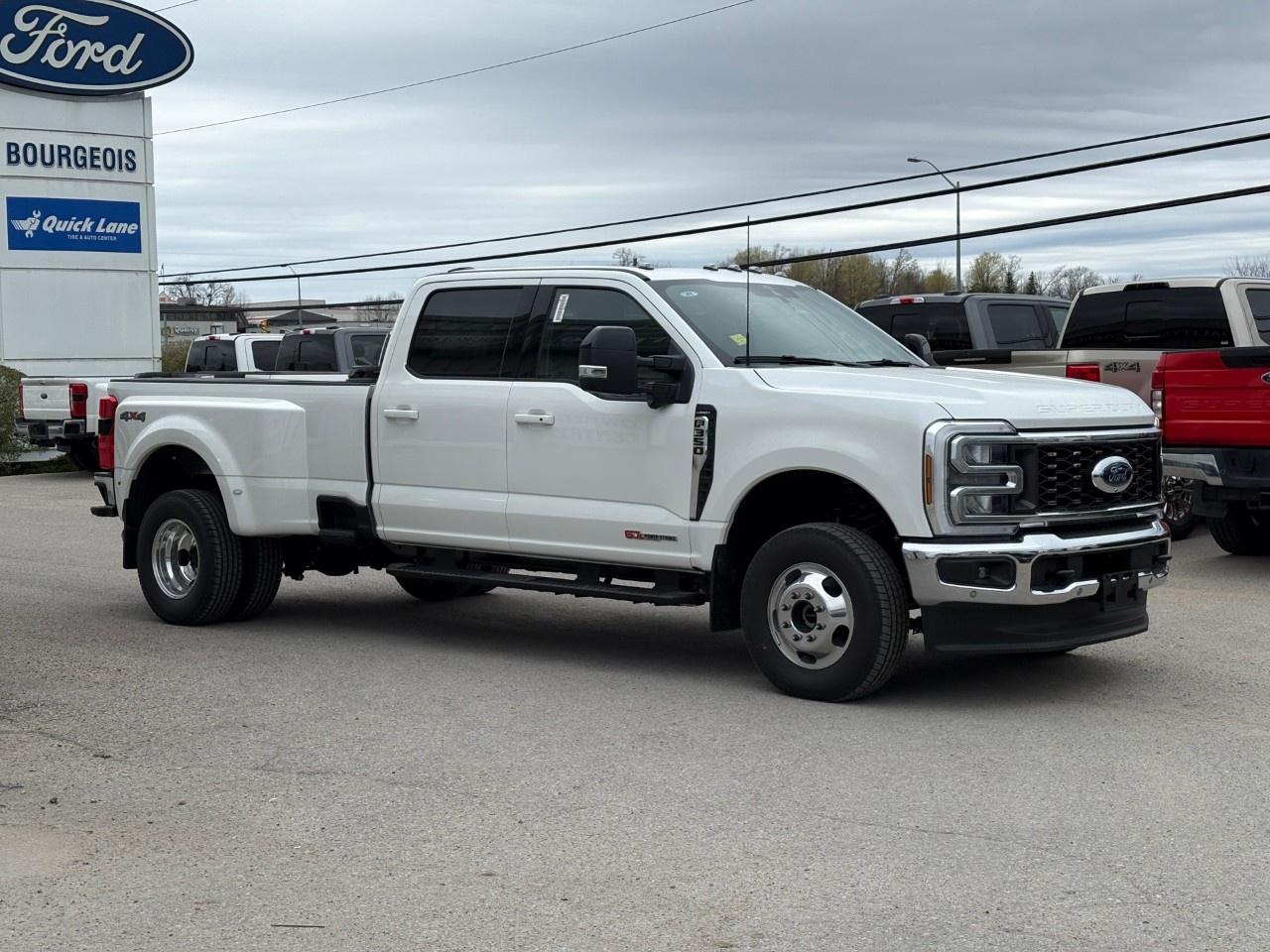 2026 Ford F-350 Super Duty DRW LARIAT 4WD CREW CAB 8' BOX Photo