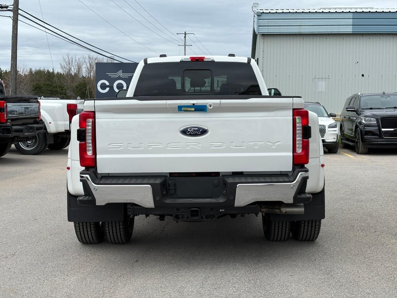 2026 Ford F-350 Super Duty DRW LARIAT 4WD CREW CAB 8' BOX Photo