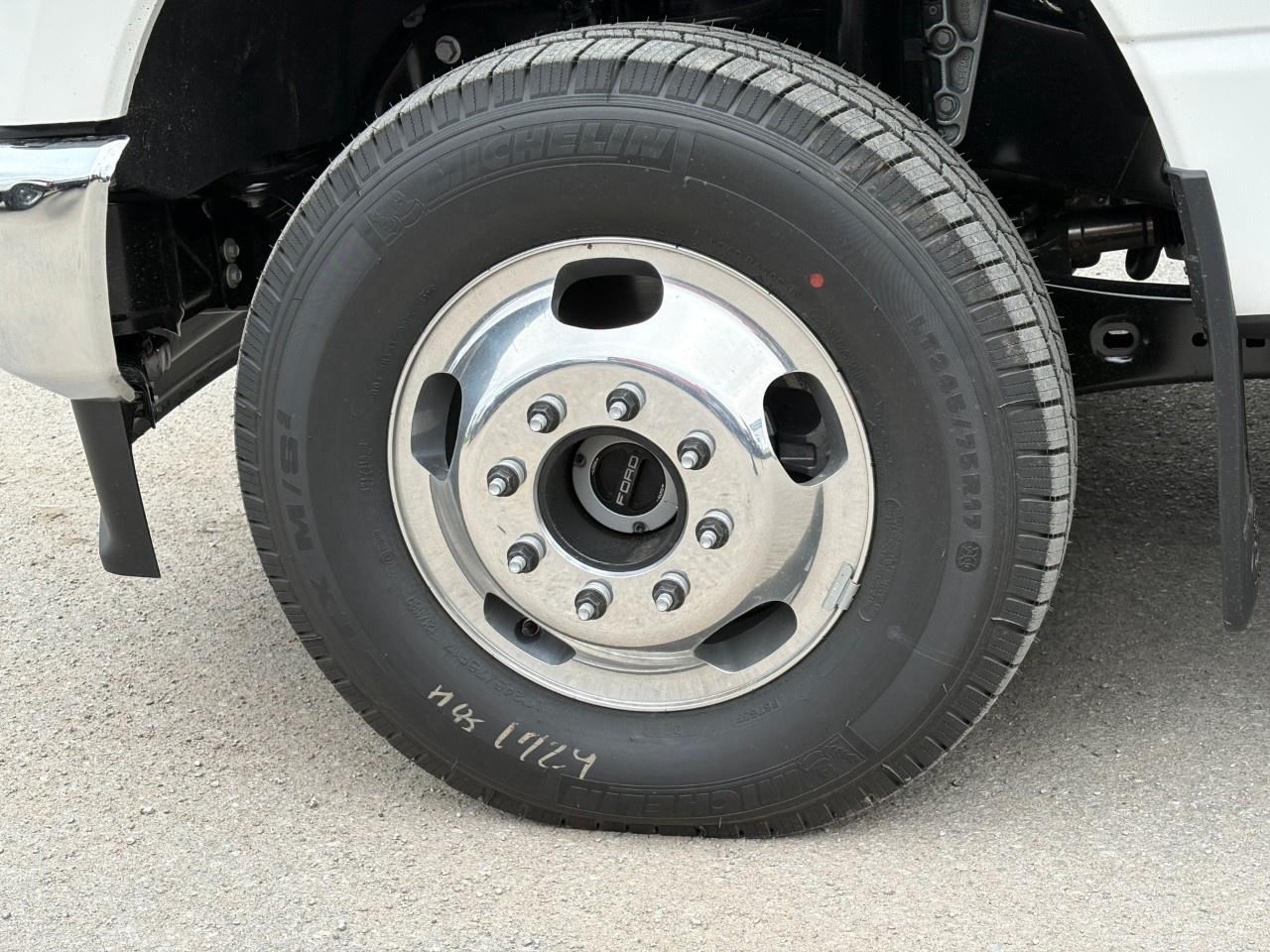 2026 Ford F-350 Super Duty DRW LARIAT 4WD CREW CAB 8' BOX Photo
