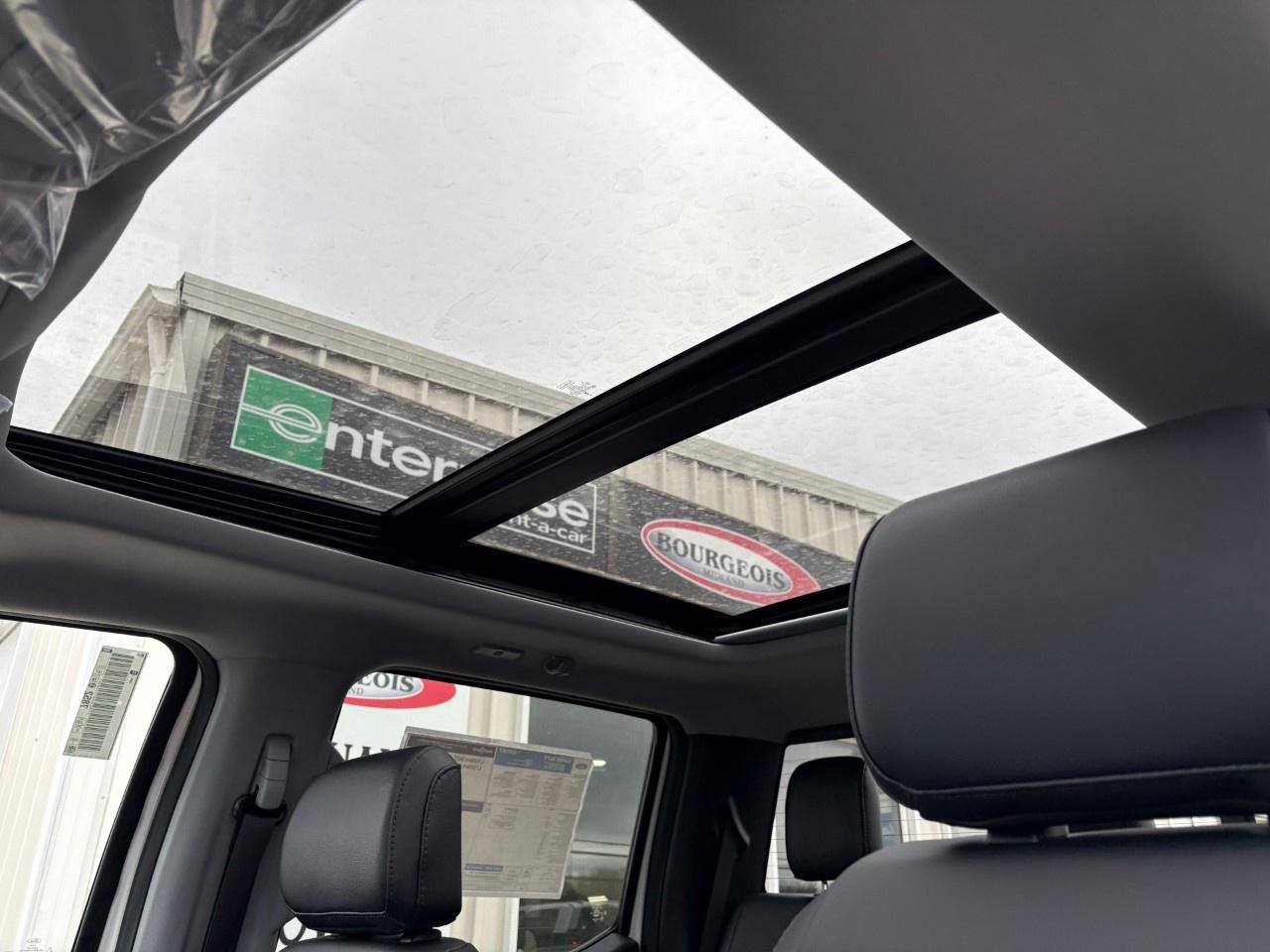 2026 Ford F-350 Super Duty DRW LARIAT 4WD CREW CAB 8' BOX Photo