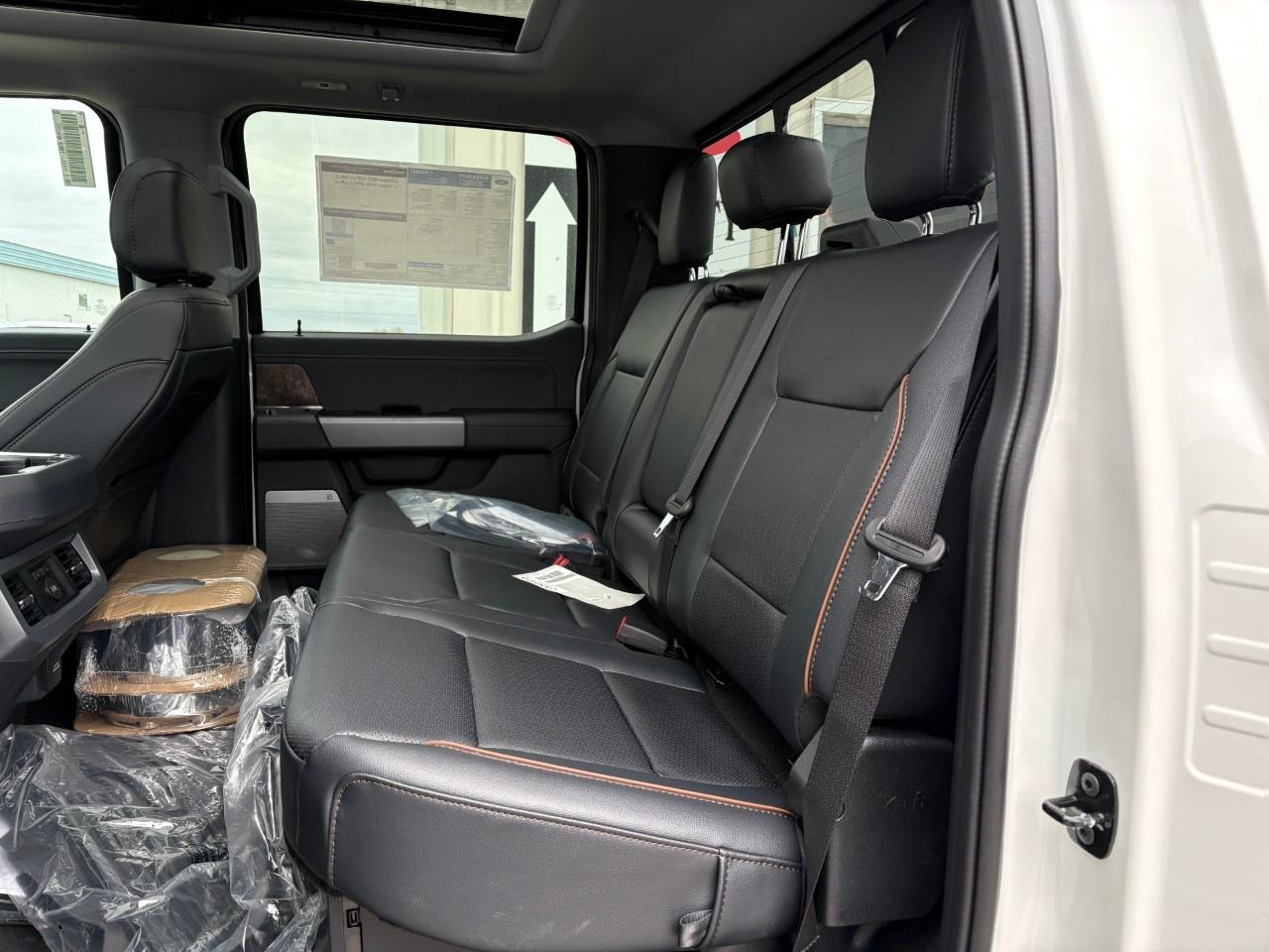 2026 Ford F-350 Super Duty DRW LARIAT 4WD CREW CAB 8' BOX Photo