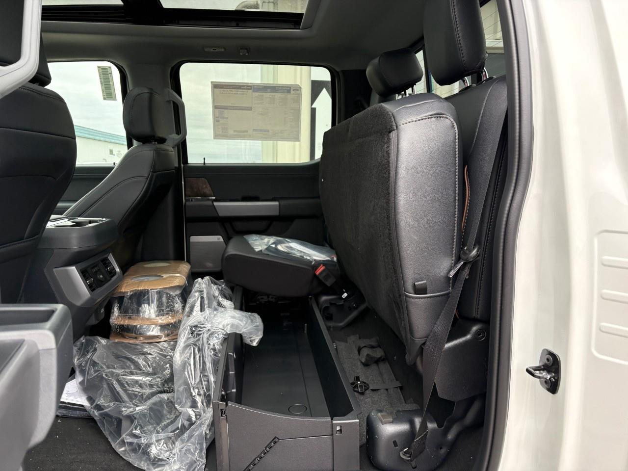 2026 Ford F-350 Super Duty DRW LARIAT 4WD CREW CAB 8' BOX Photo