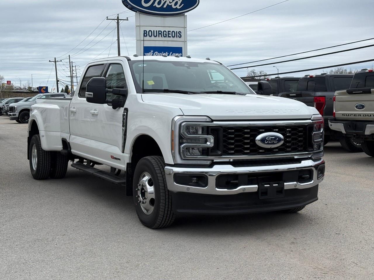 2026 Ford F-350 Super Duty DRW LARIAT 4WD CREW CAB 8' BOX Photo