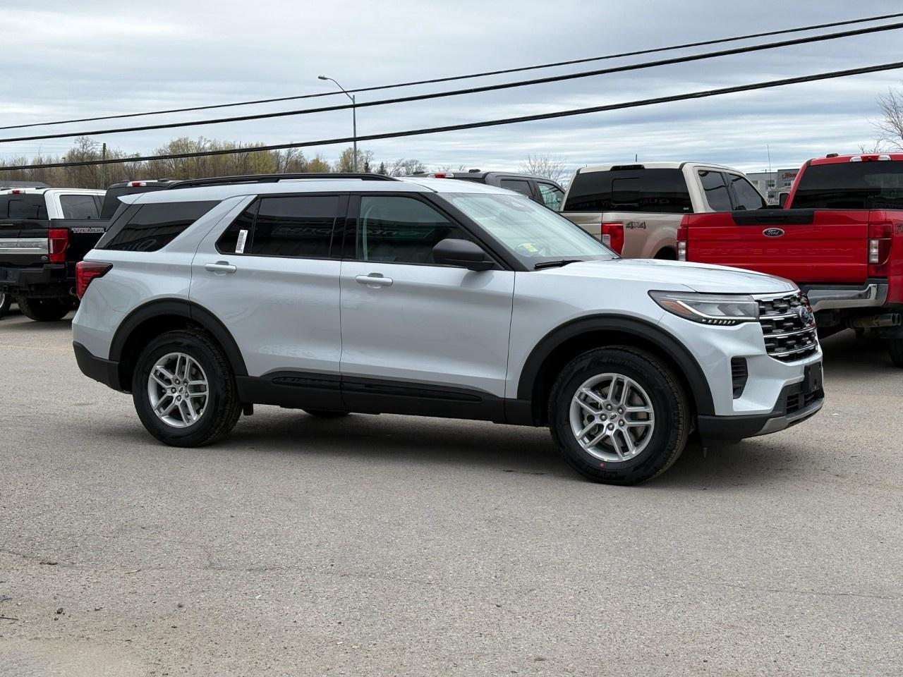 2026 Ford Explorer Active w/200A Pkg 4WD Photo
