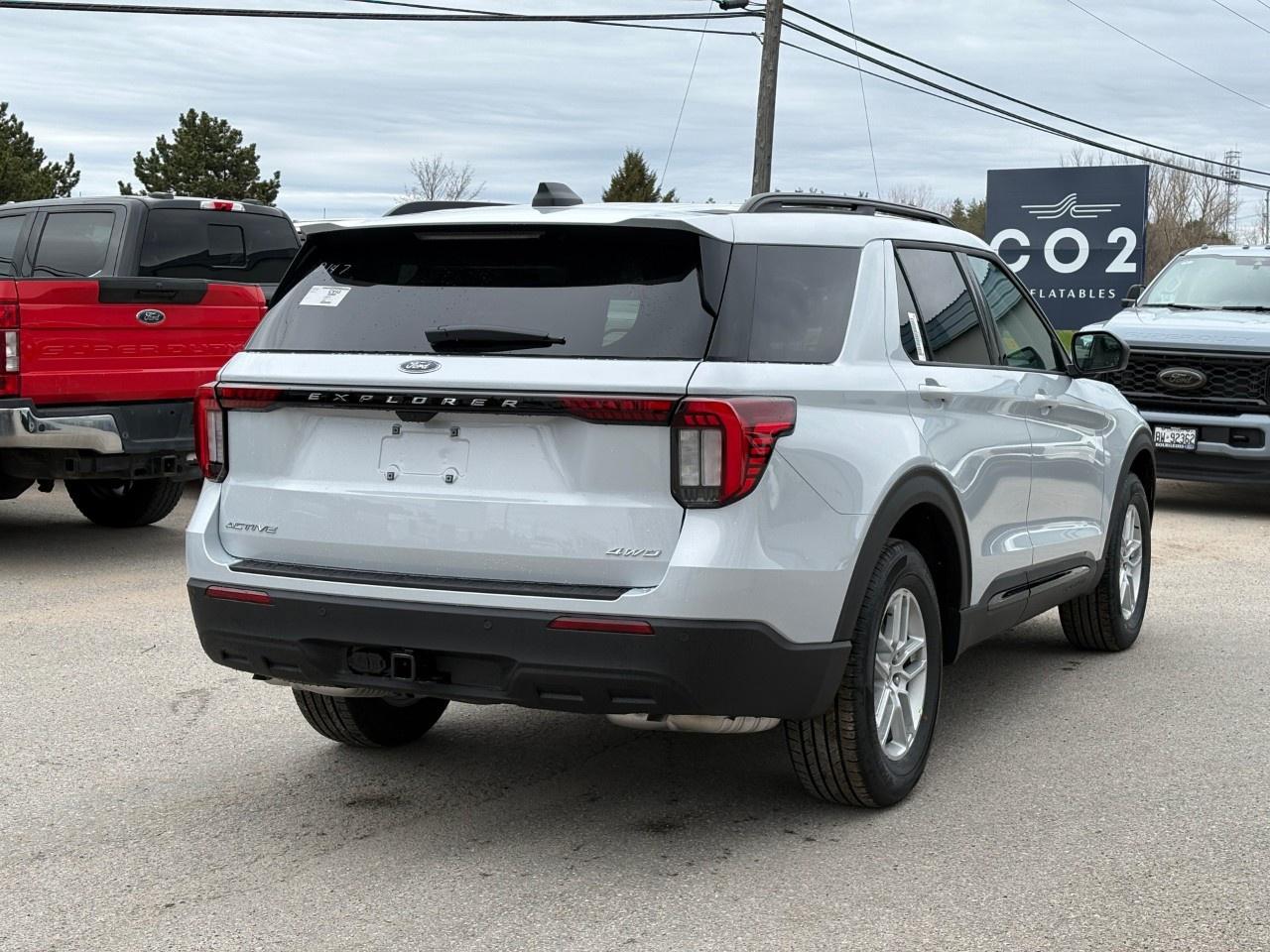 2026 Ford Explorer Active w/200A Pkg 4WD Photo