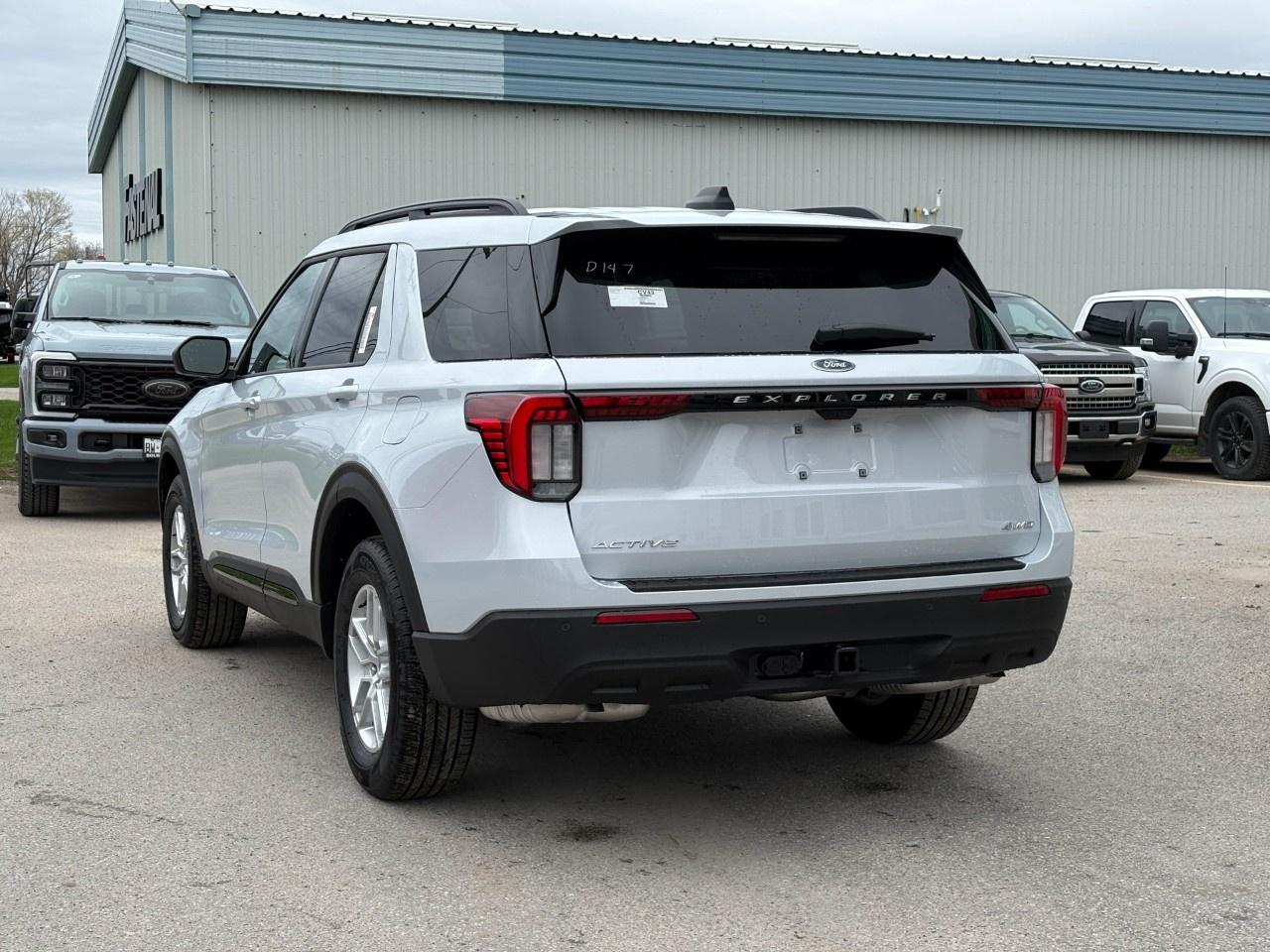 2026 Ford Explorer Active w/200A Pkg 4WD Photo
