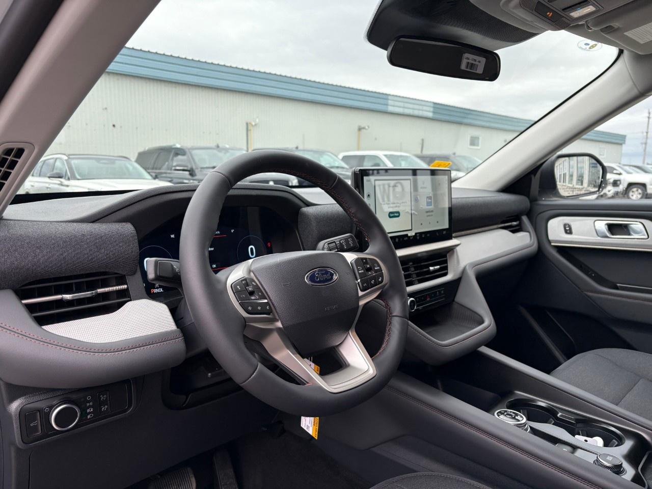 2026 Ford Explorer Active w/200A Pkg 4WD Photo