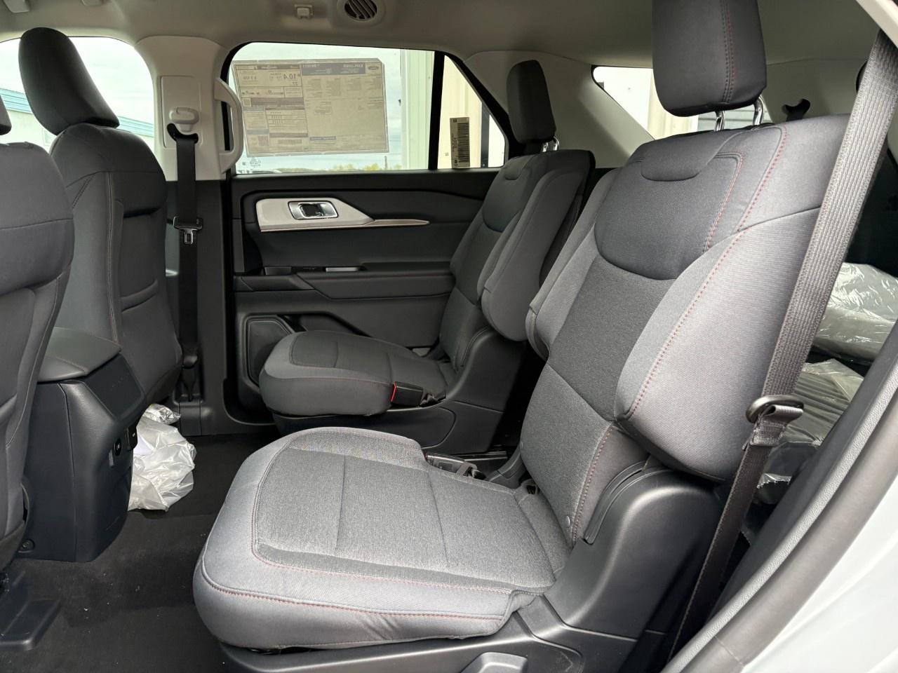 2026 Ford Explorer Active w/200A Pkg 4WD Photo