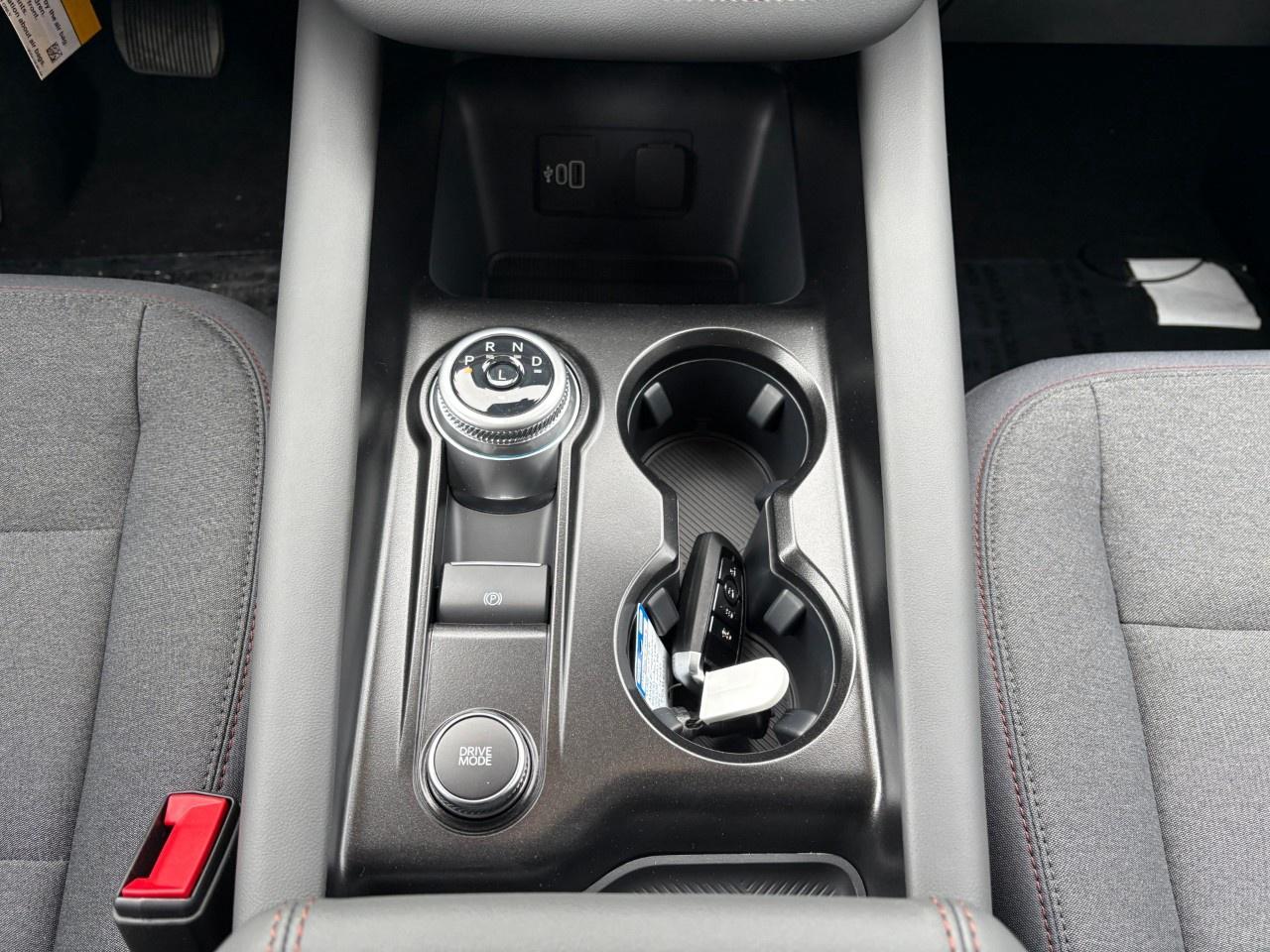 2026 Ford Explorer Active w/200A Pkg 4WD Photo