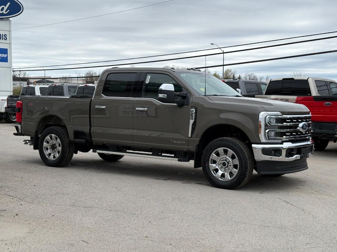 2026 Ford F-250 Super Duty SRW LARIAT 4WD CREW CAB 6.75' BOX Photo4
