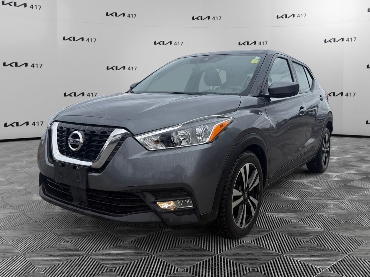 2020 Nissan Kicks SV FWD Photo0