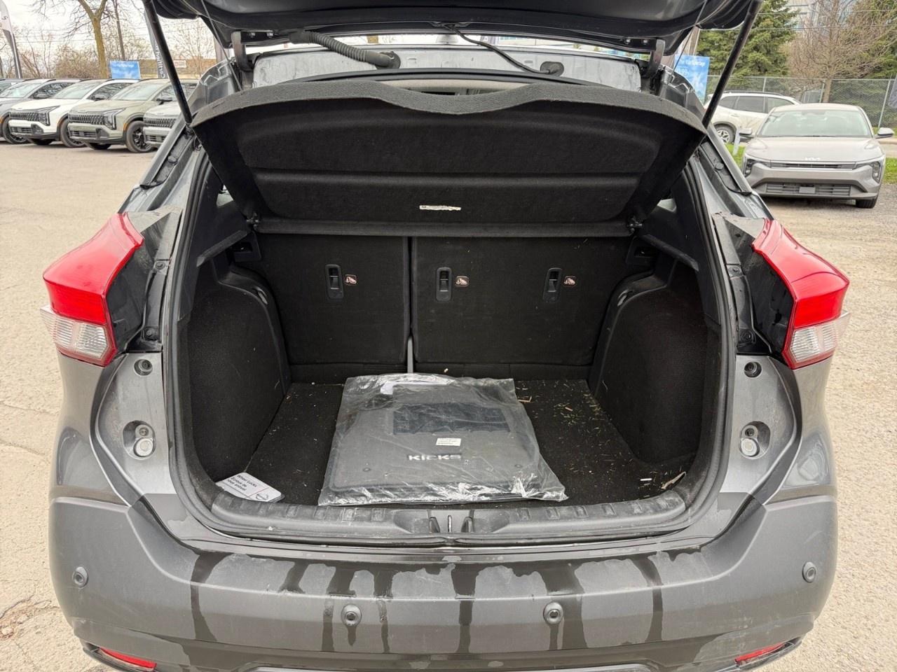 2020 Nissan Kicks SV FWD Photo