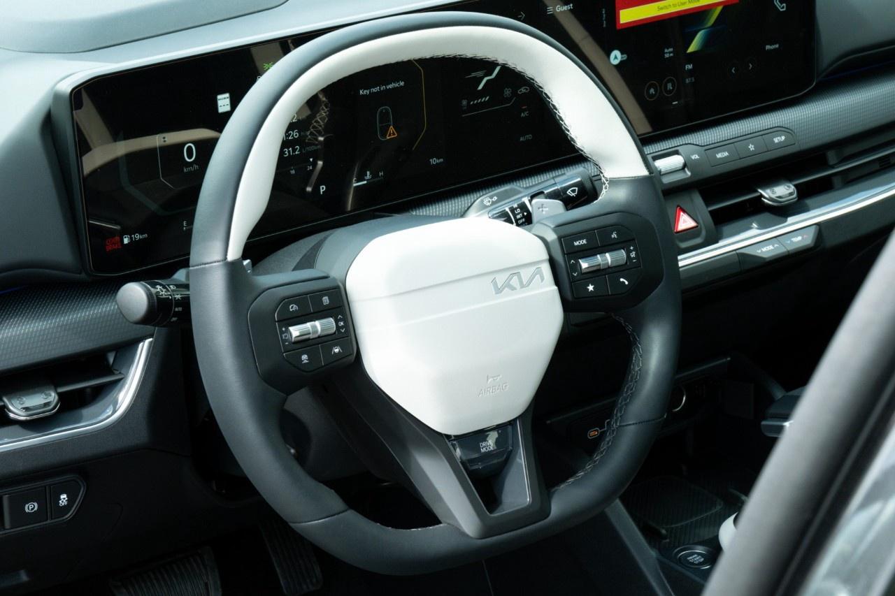 2026 Kia K4 GT-Line Turbo FWD Photo