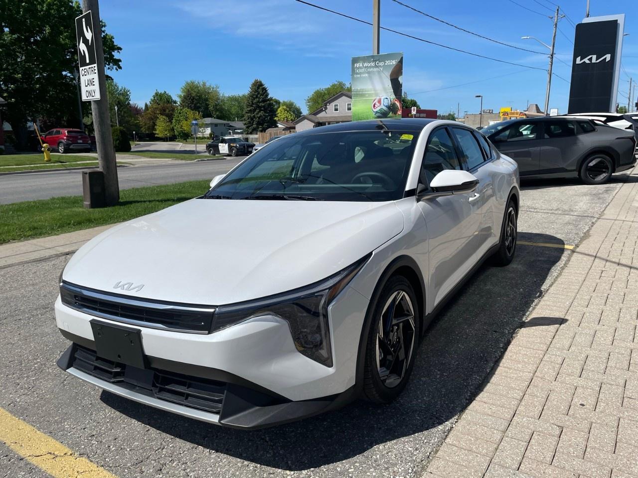 2026 Kia K4 EX Premium FWD Photo4