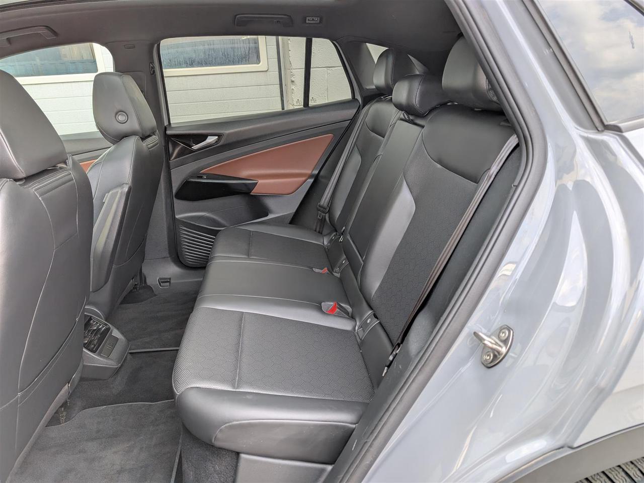 2022 Volkswagen ID4 PRO S AWD - PANO ROOF - LEATHER - TECH FEATS Photo