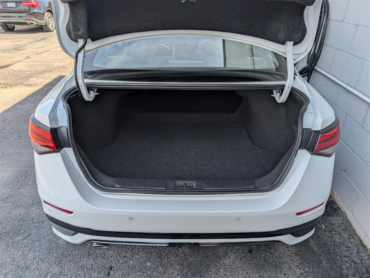 2024 Nissan Sentra SR - SUNROOF - LEATHER - 360 CAM - TECH FEATS Photo