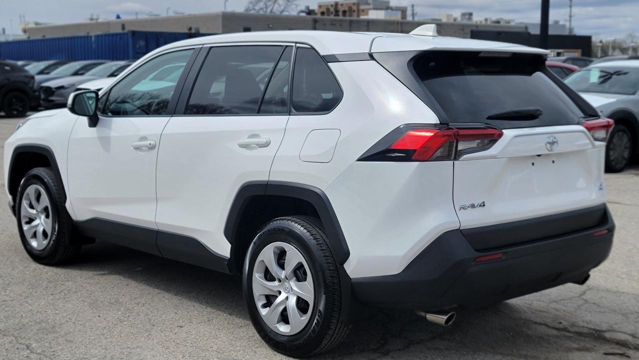 2025 Toyota RAV4 LE Photo